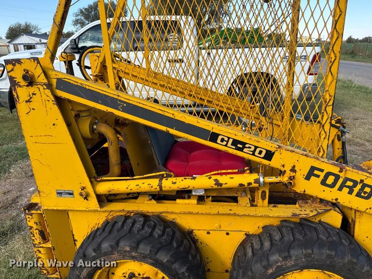 image for item EP0724 1975 Ford CL20 skid steer loader