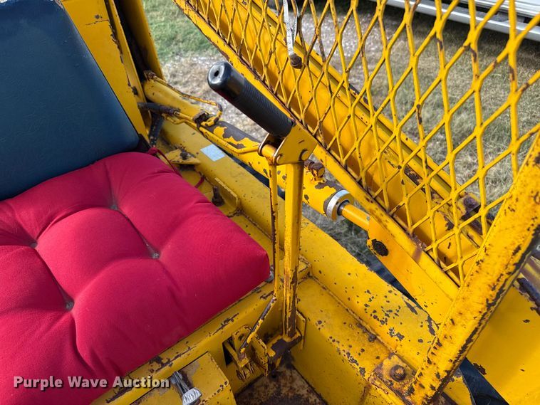 image for item EP0724 1975 Ford CL20 skid steer loader