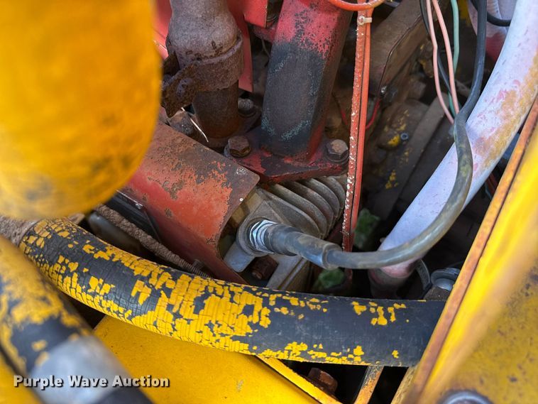 image for item EP0724 1975 Ford CL20 skid steer loader