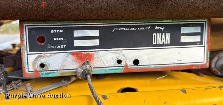 image for item EP0724 1975 Ford CL20 skid steer loader