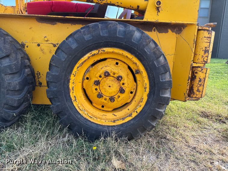 image for item EP0724 1975 Ford CL20 skid steer loader