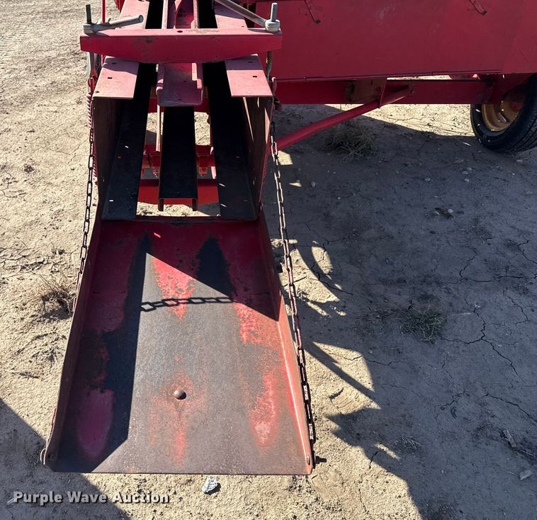 image for item EP0760 Massey Ferguson 12 small square baler