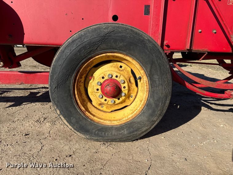 image for item EP0760 Massey Ferguson 12 small square baler
