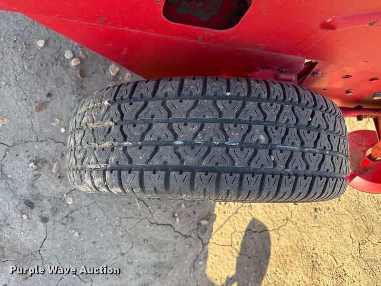 image for item EP0760 Massey Ferguson 12 small square baler