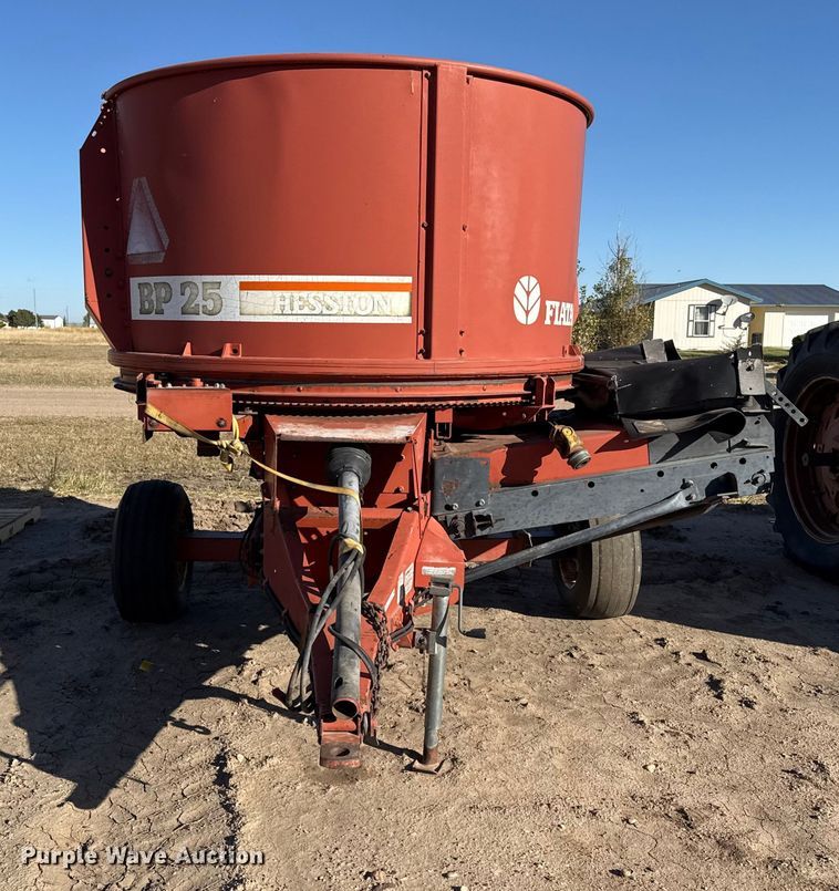 image for item EP0762 Hesston BP25 bale processor