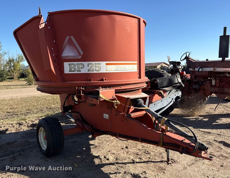 image for item EP0762 Hesston BP25 bale processor