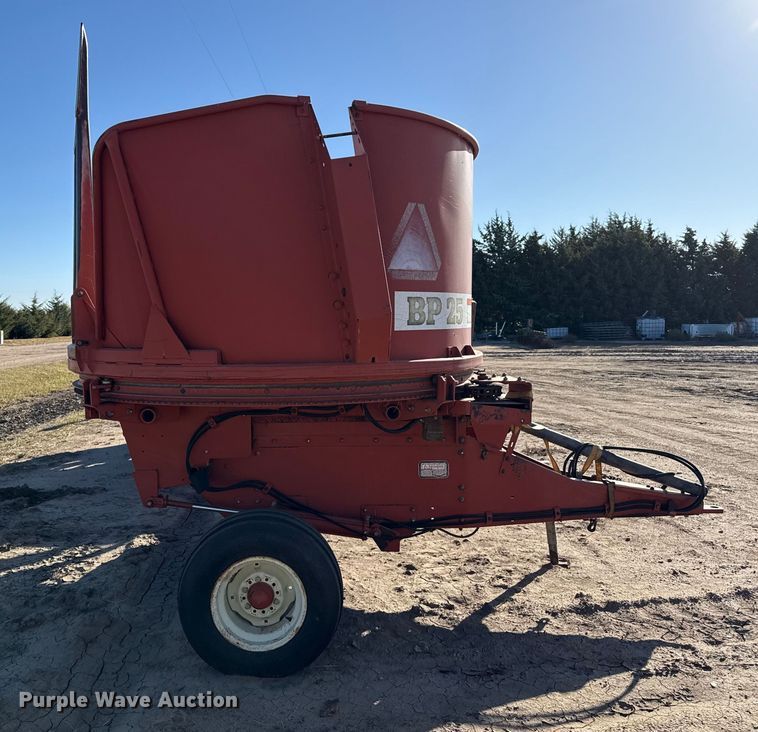 image for item EP0762 Hesston BP25 bale processor