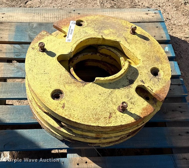 image for item EP0763 (13) tractor wheel weights
