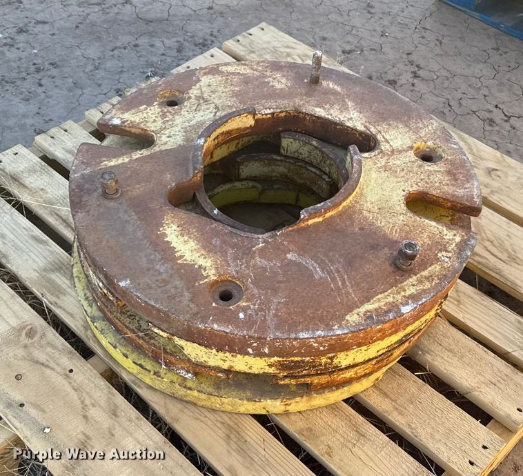 image for item EP0763 (13) tractor wheel weights