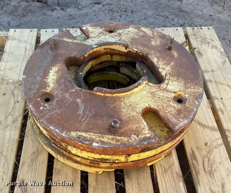 image for item EP0763 (13) tractor wheel weights