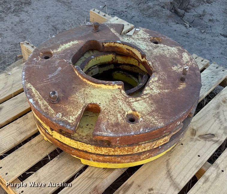 image for item EP0763 (13) tractor wheel weights