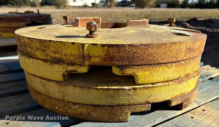 image for item EP0763 (13) tractor wheel weights
