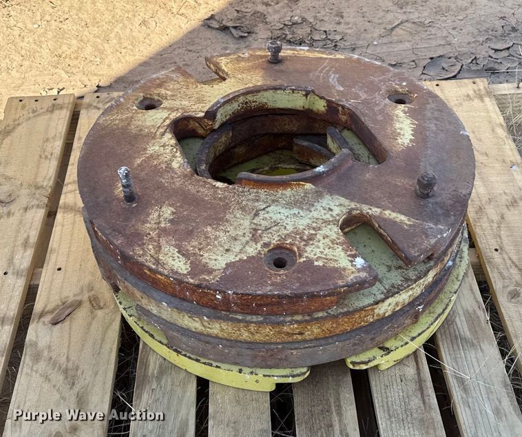image for item EP0763 (13) tractor wheel weights