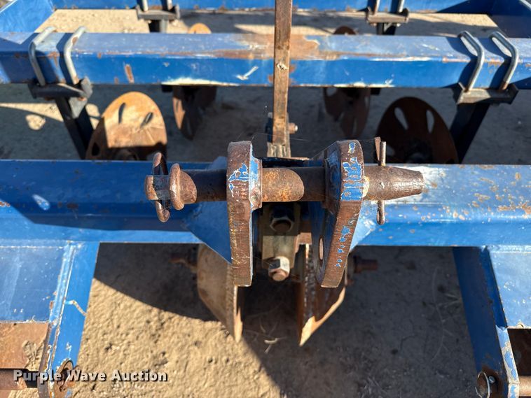 image for item EP0766 Blue Jet pivot track filler