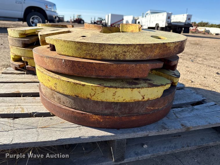 image for item EP0768 (10) tractor wheel weights