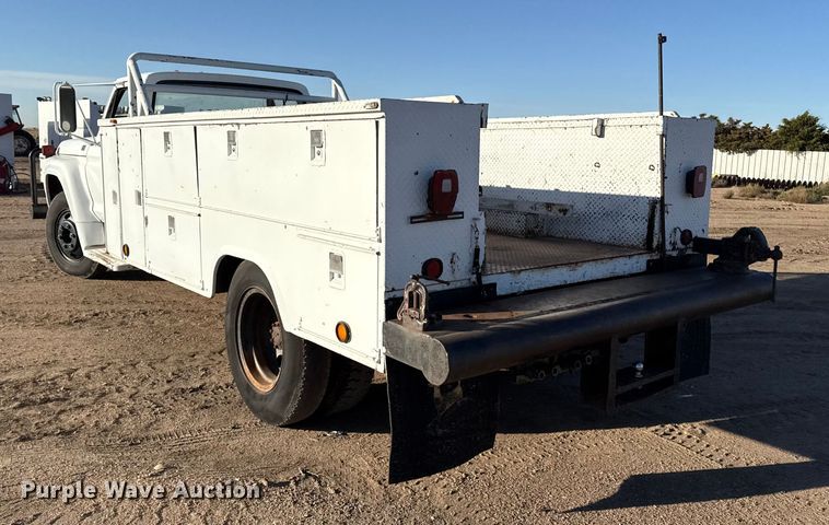image for item EP0773 1975 Ford F500 utility / service truck
