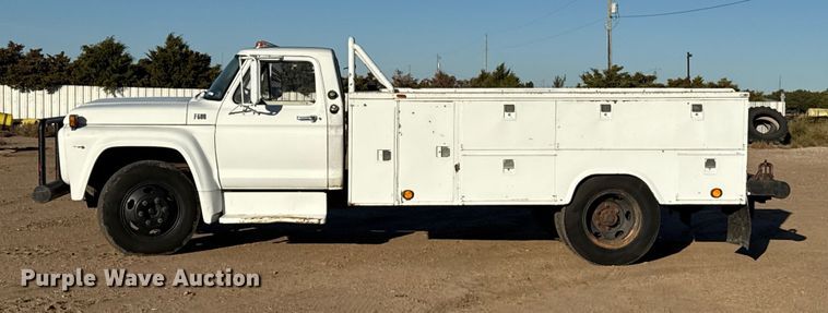 image for item EP0773 1975 Ford F500 utility / service truck