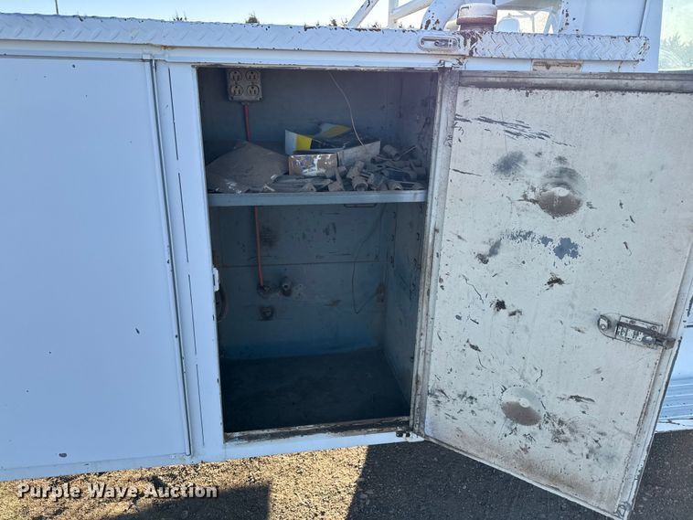 image for item EP0773 1975 Ford F500 utility / service truck