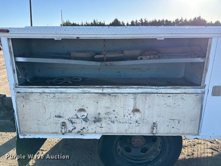 image for item EP0773 1975 Ford F500 utility / service truck