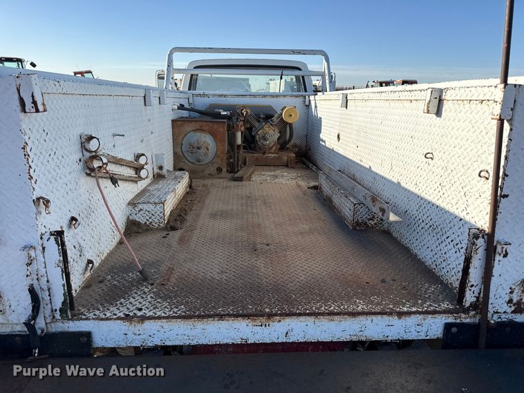 image for item EP0773 1975 Ford F500 utility / service truck