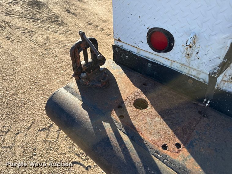 image for item EP0773 1975 Ford F500 utility / service truck