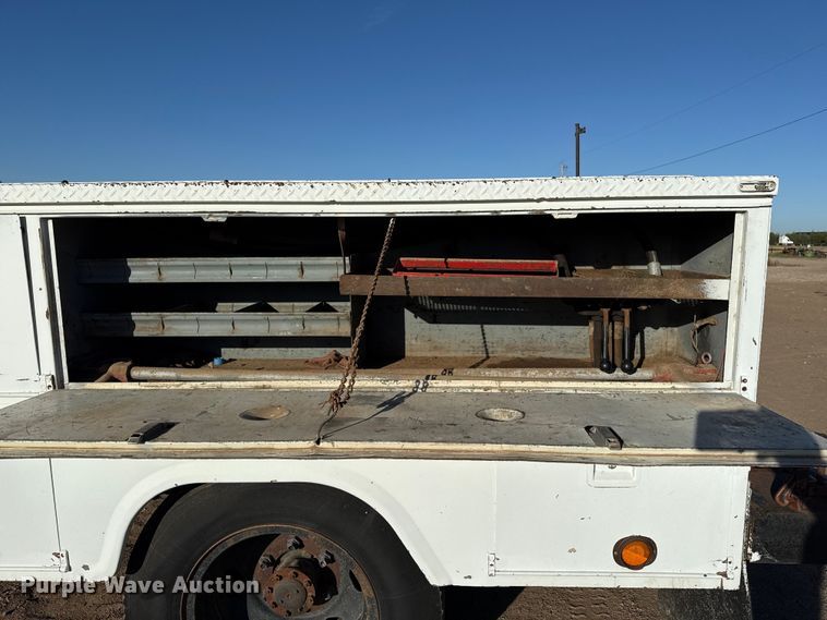 image for item EP0773 1975 Ford F500 utility / service truck