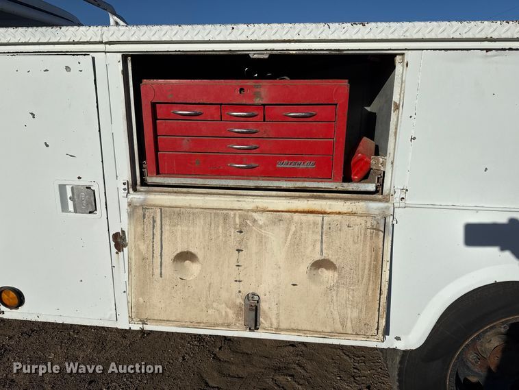 image for item EP0773 1975 Ford F500 utility / service truck