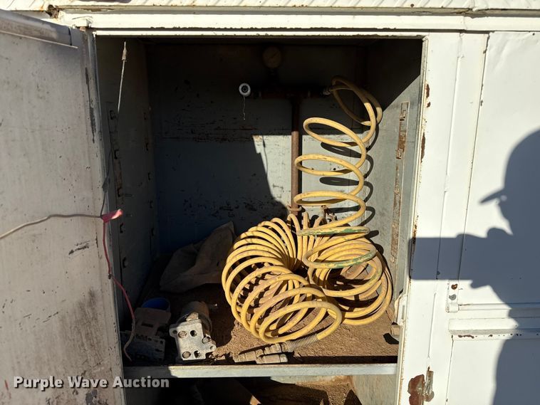 image for item EP0773 1975 Ford F500 utility / service truck