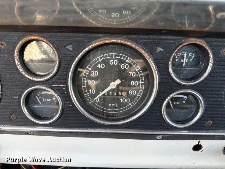 image for item EP0773 1975 Ford F500 utility / service truck