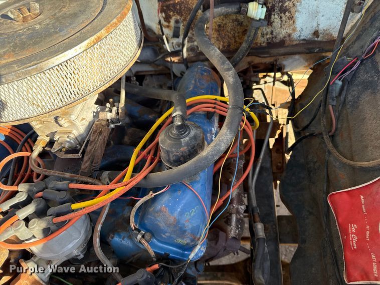 image for item EP0773 1975 Ford F500 utility / service truck