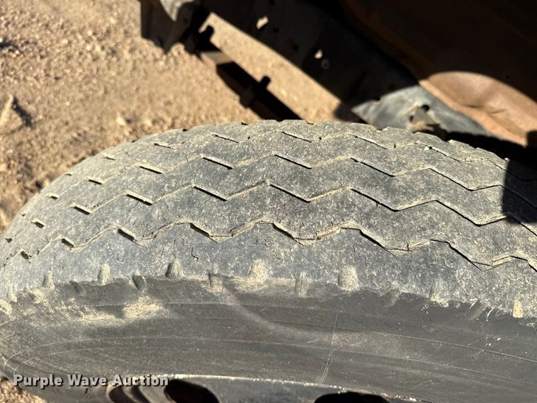 image for item EP0773 1975 Ford F500 utility / service truck