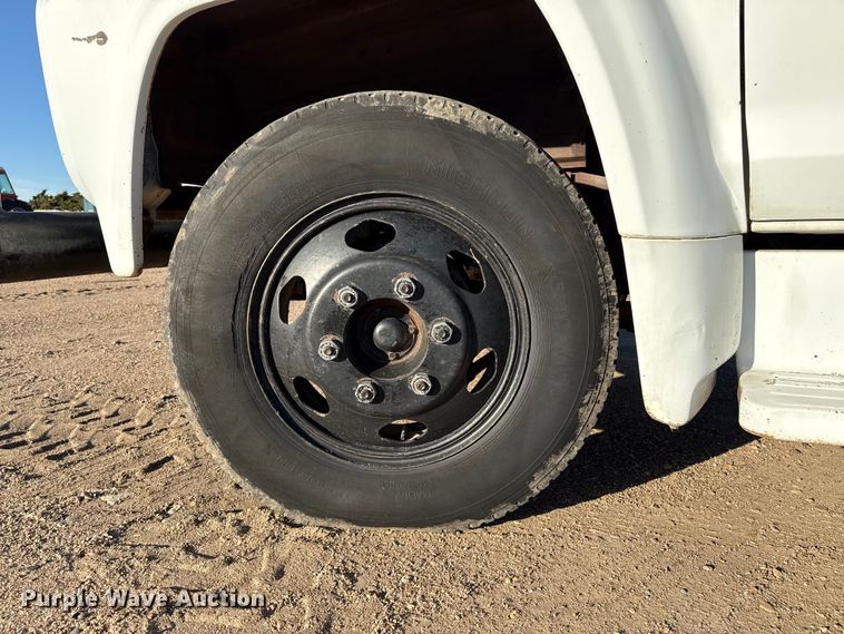 image for item EP0773 1975 Ford F500 utility / service truck