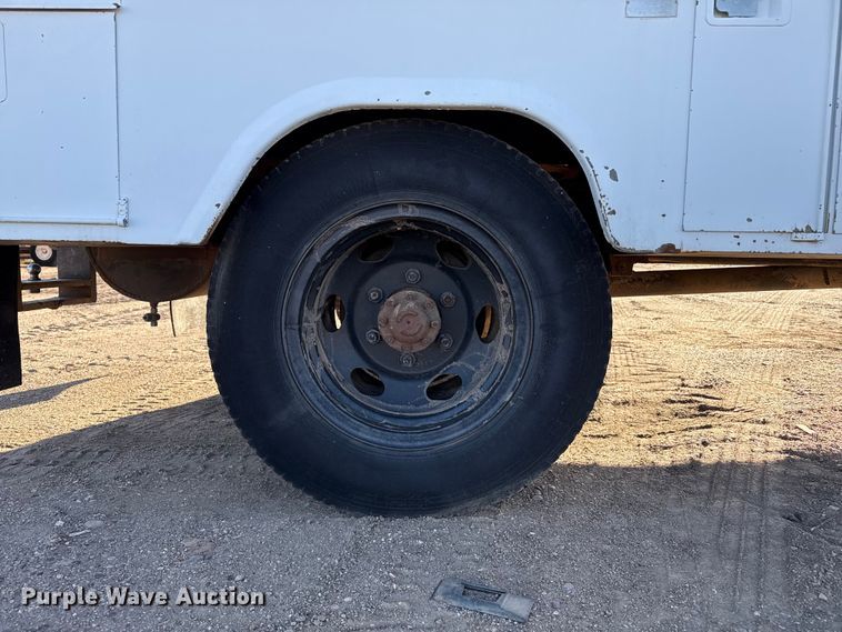 image for item EP0773 1975 Ford F500 utility / service truck