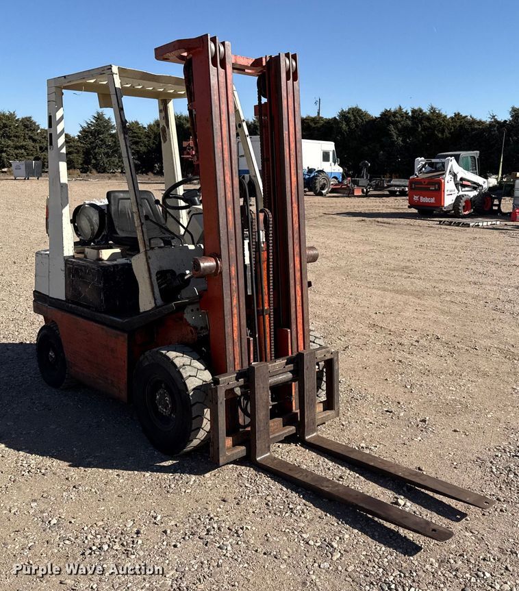 MONTACARGAS NISSAN PH01A15V