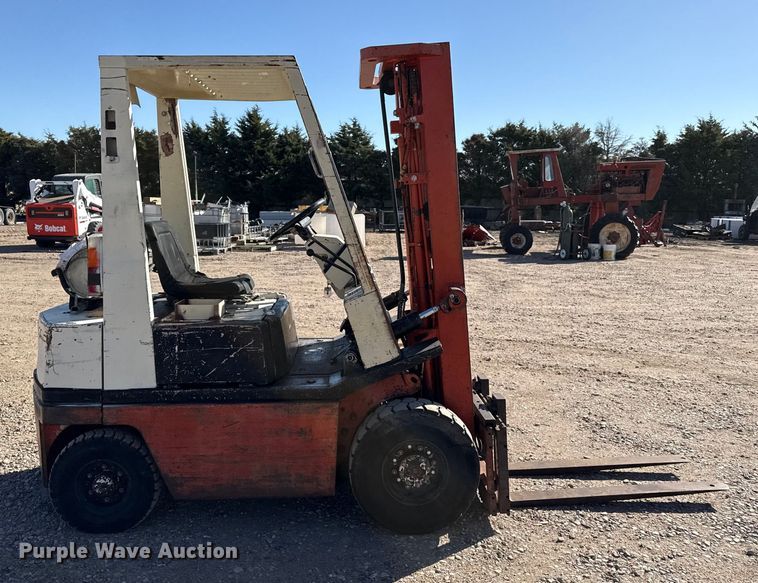 MONTACARGAS NISSAN PH01A15V