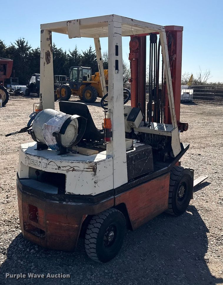 MONTACARGAS NISSAN PH01A15V