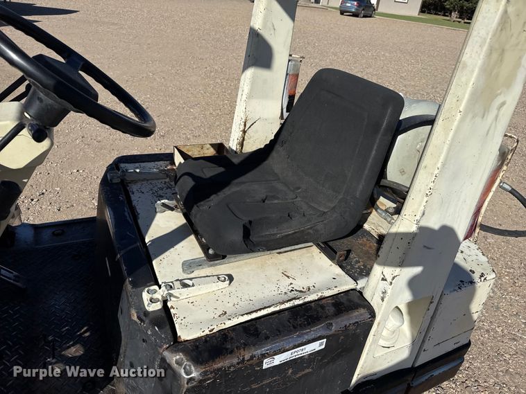 image for item EP0781 Nissan PH01A15V forklift