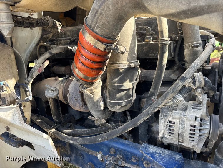 image for item ER0194 2001 International 9200i semi truck