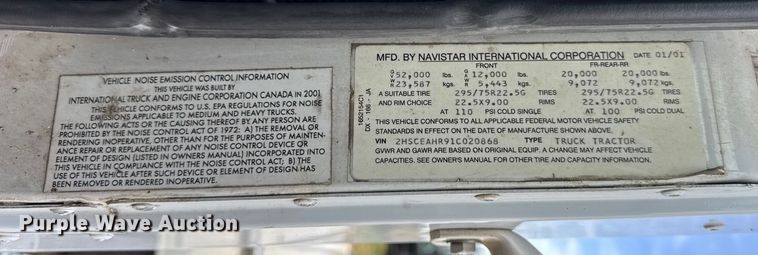 image for item ER0194 2001 International 9200i semi truck