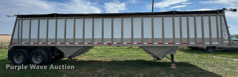 image for item ER0195 2005 Cornhusker ALSR-112704-5506 grain trailer