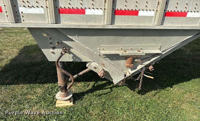 image for item ER0195 2005 Cornhusker ALSR-112704-5506 grain trailer