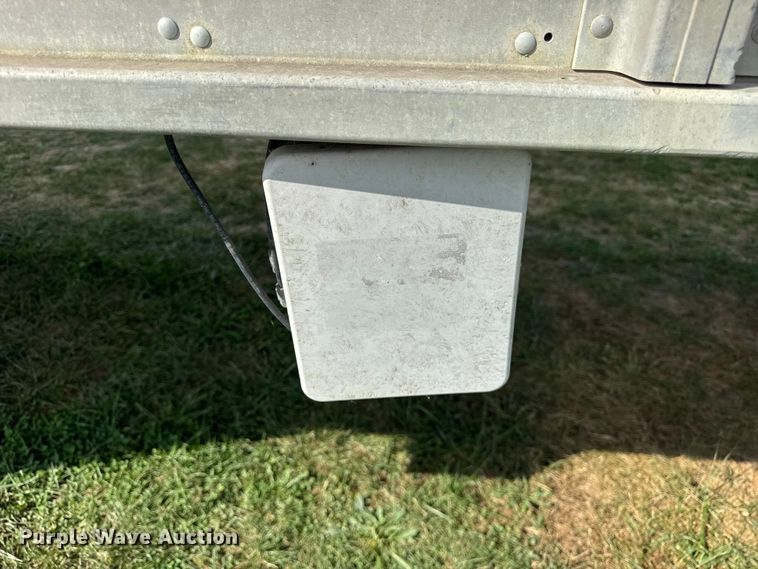 image for item ER0195 2005 Cornhusker ALSR-112704-5506 grain trailer