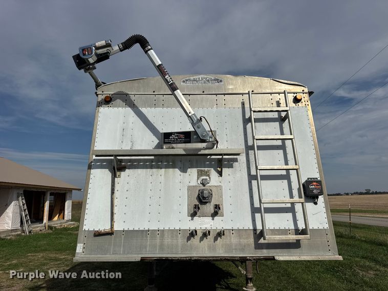image for item ER0195 2005 Cornhusker ALSR-112704-5506 grain trailer