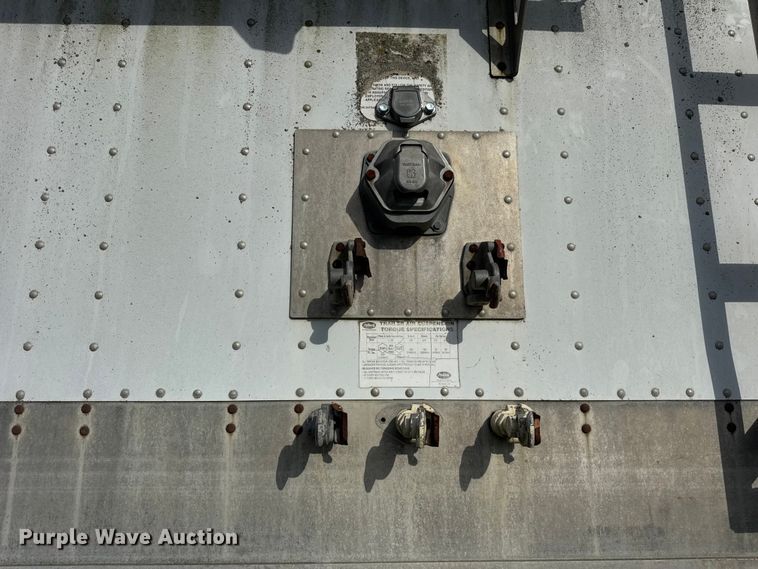 image for item ER0195 2005 Cornhusker ALSR-112704-5506 grain trailer