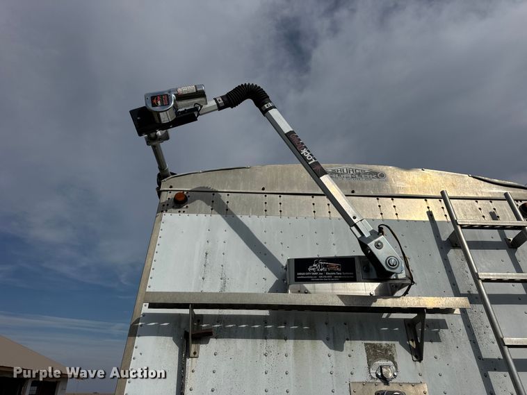 image for item ER0195 2005 Cornhusker ALSR-112704-5506 grain trailer