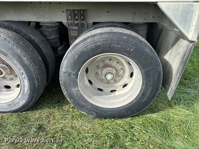 image for item ER0195 2005 Cornhusker ALSR-112704-5506 grain trailer