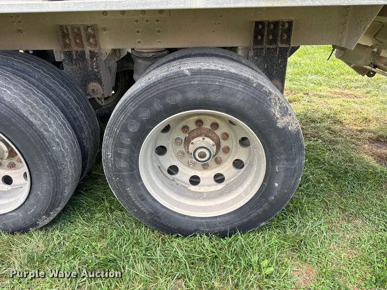 image for item ER0195 2005 Cornhusker ALSR-112704-5506 grain trailer