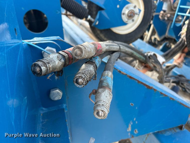 image for item ET3340 Kinze 3700 planter