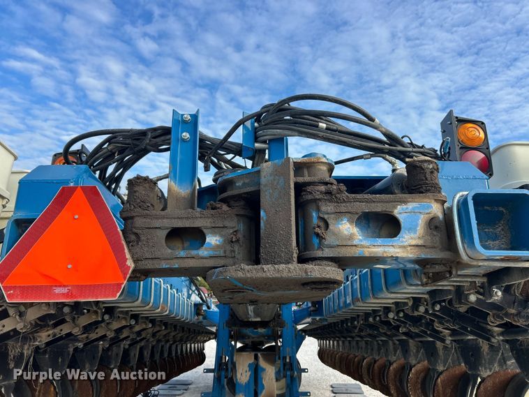 image for item ET3340 Kinze 3700 planter