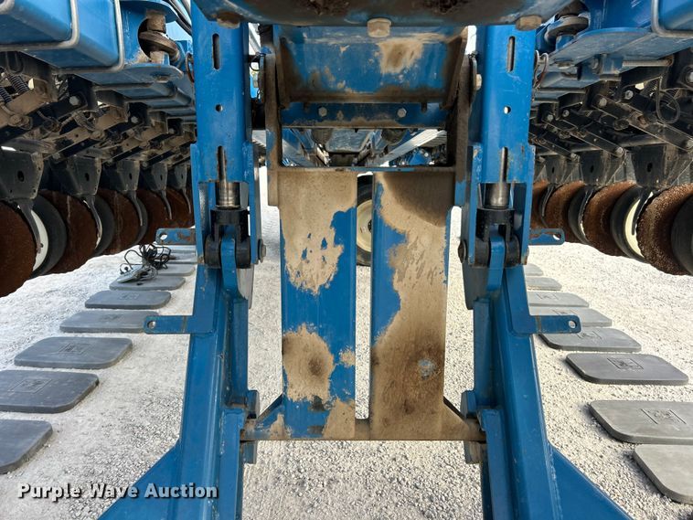 image for item ET3340 Kinze 3700 planter